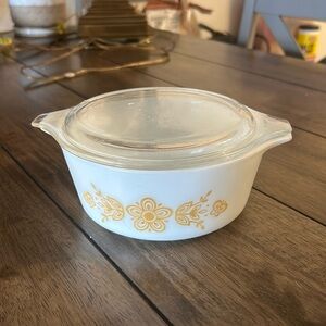 VTGE pyrex butterfly 472-B bowl with lid